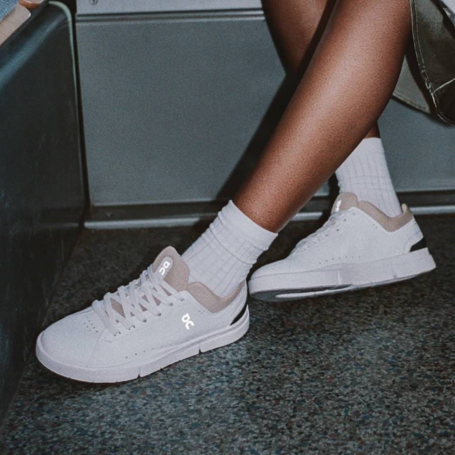 White / Rose On THE ROGER Advantage | SN-ON28642